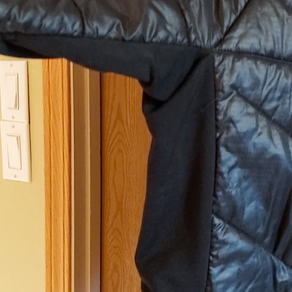 Size small smart wool hooded jacket - Picture 2 of 6